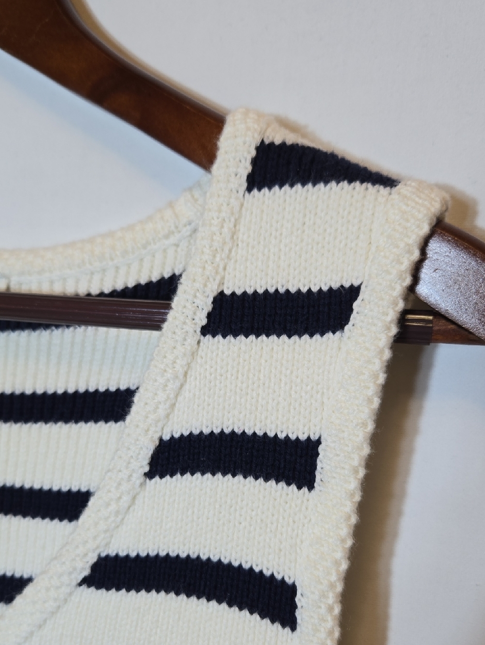 Abercrombie & Fitch Coastal Striped Knit Woven Sweater Vest Size M Nautical - Picture 7 of 10